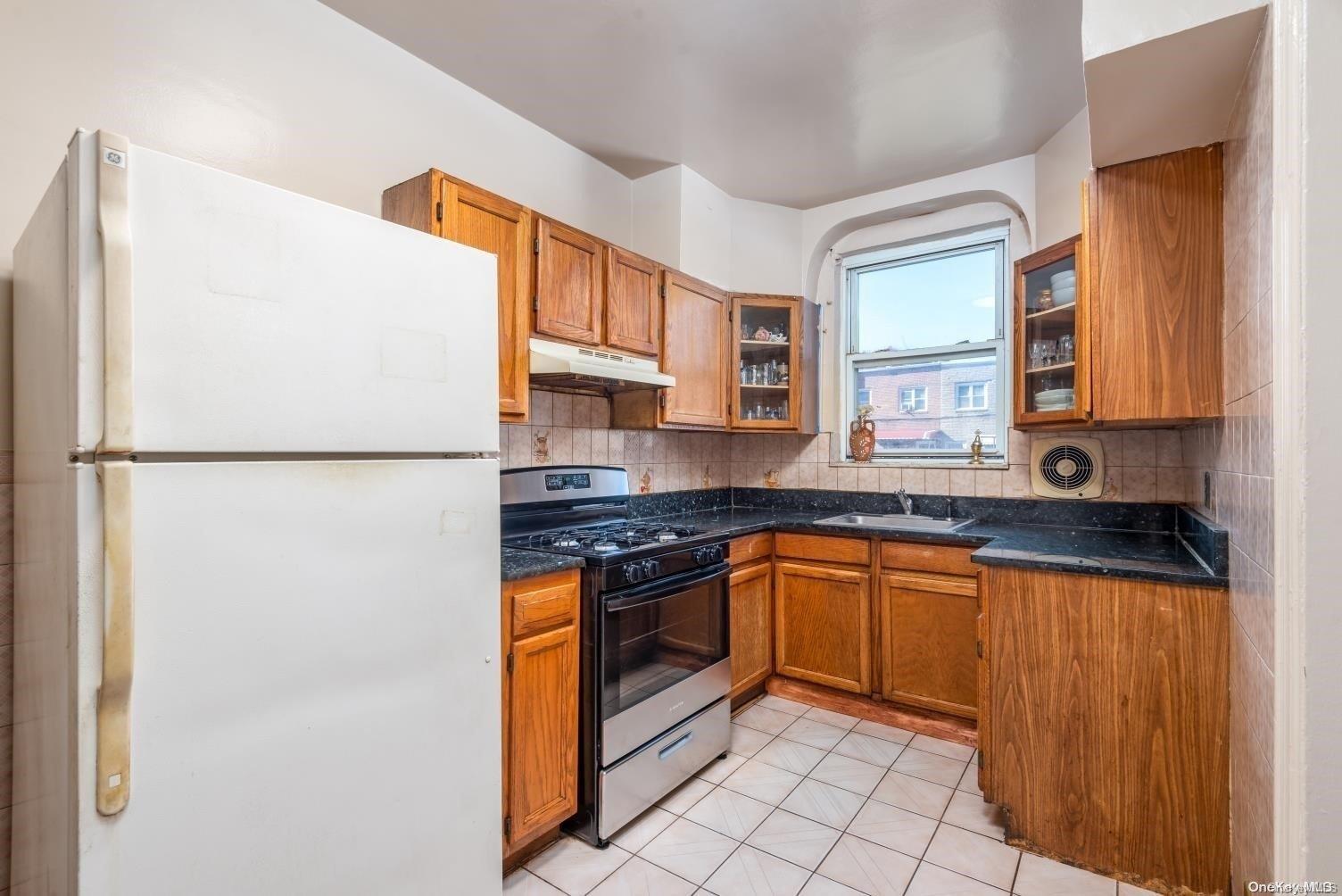 31-14 77 Street – For Sale photo 16