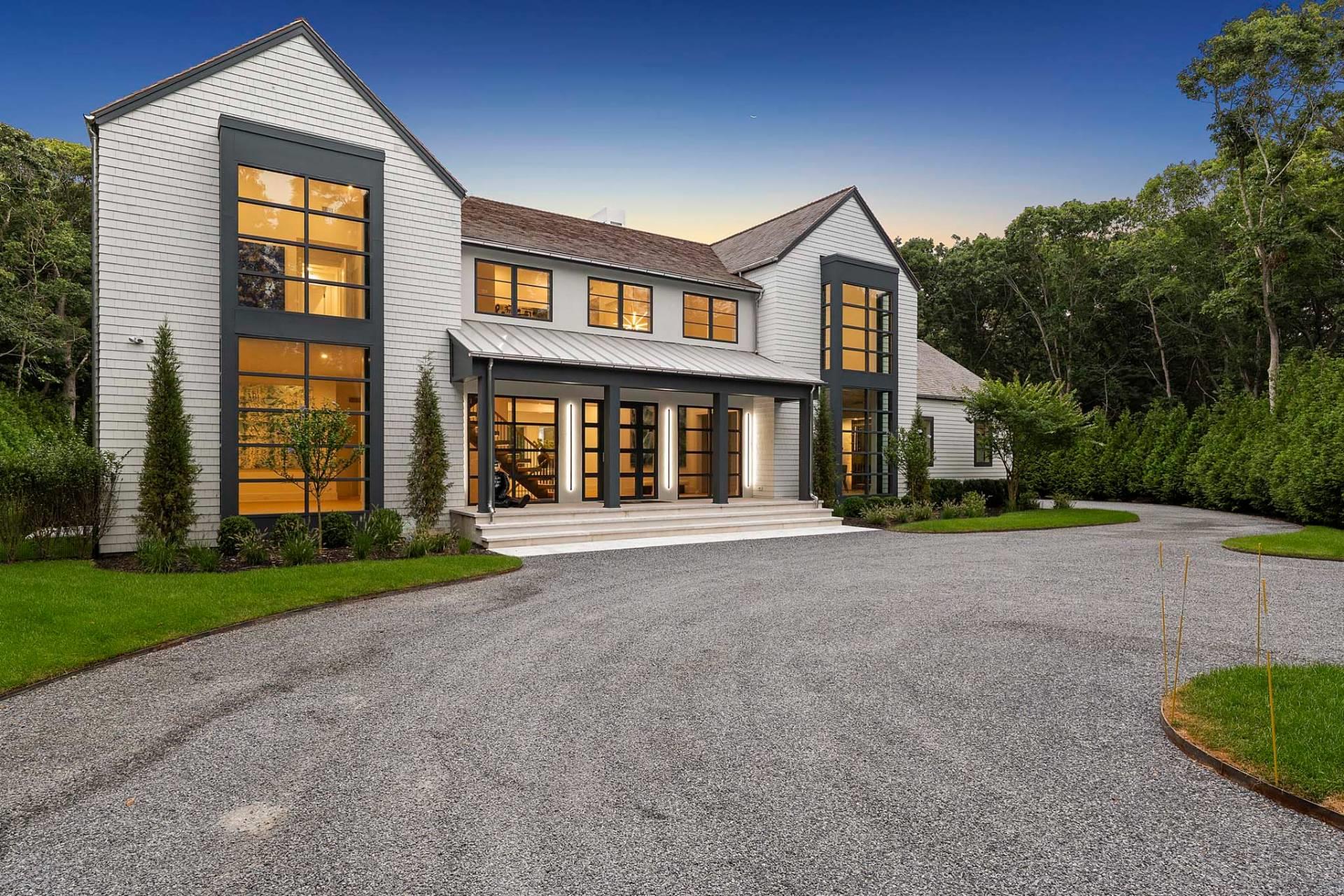7 Lee Lane – For Sale photo 2