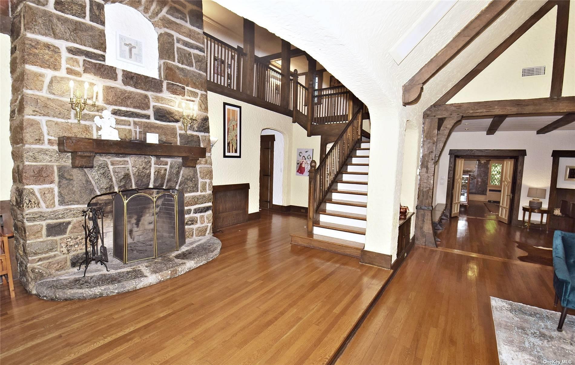 539 Manhasset Woods Road – For Sale photo 7
