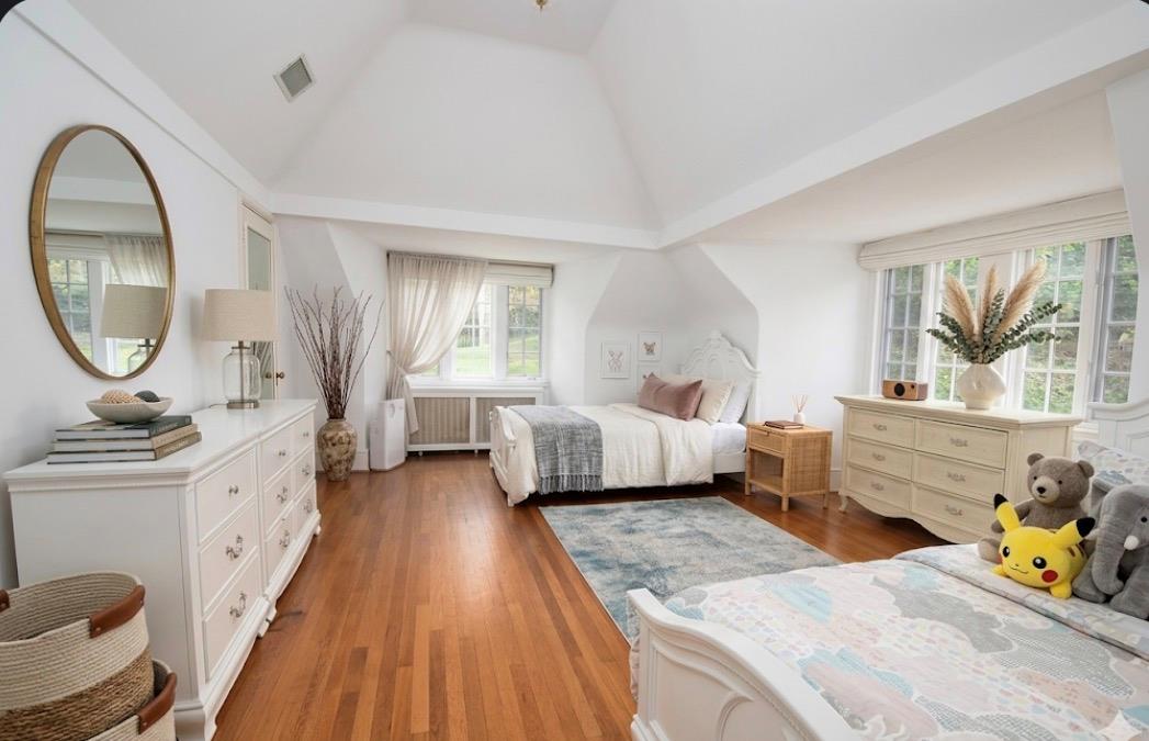 539 Manhasset Woods Road – For Sale photo 24