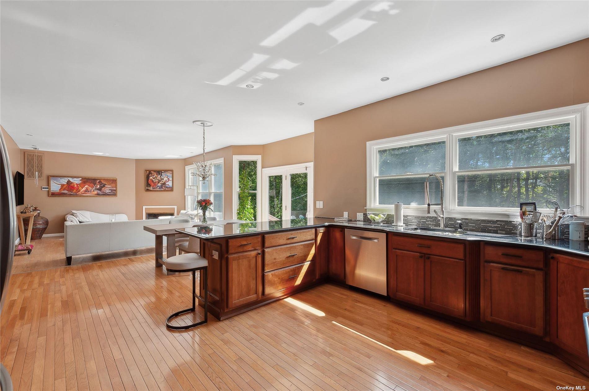 1 Candace Drive – For Rent photo 7