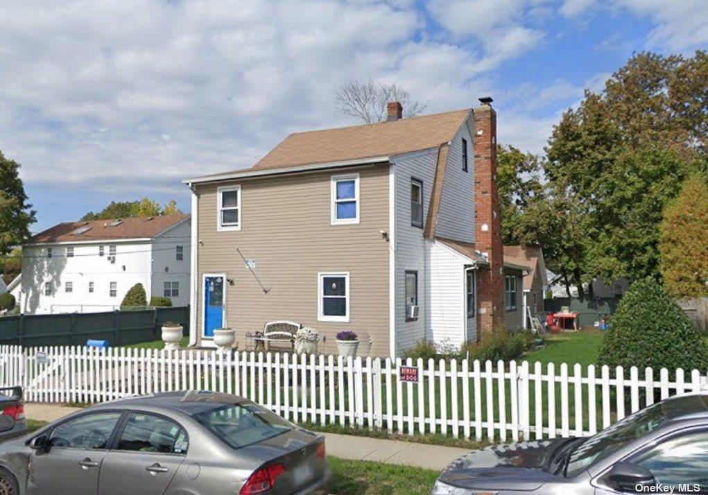 93 Princeton St Street – For Sale