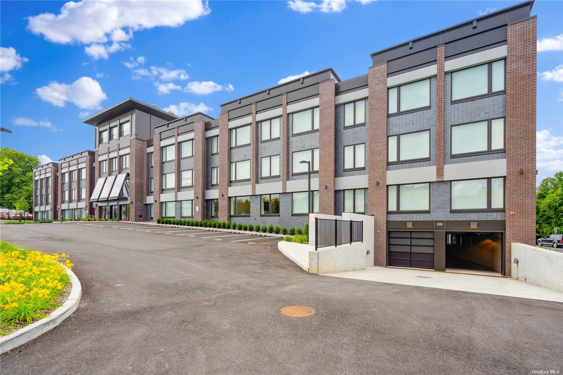 218 Middle Neck Road, Unit 202 photo 2