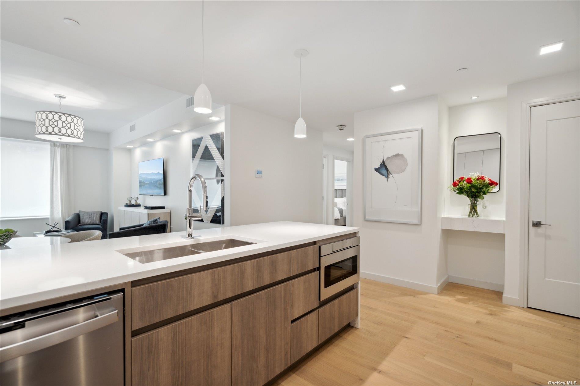 218 Middle Neck Road, Unit 202 photo 9