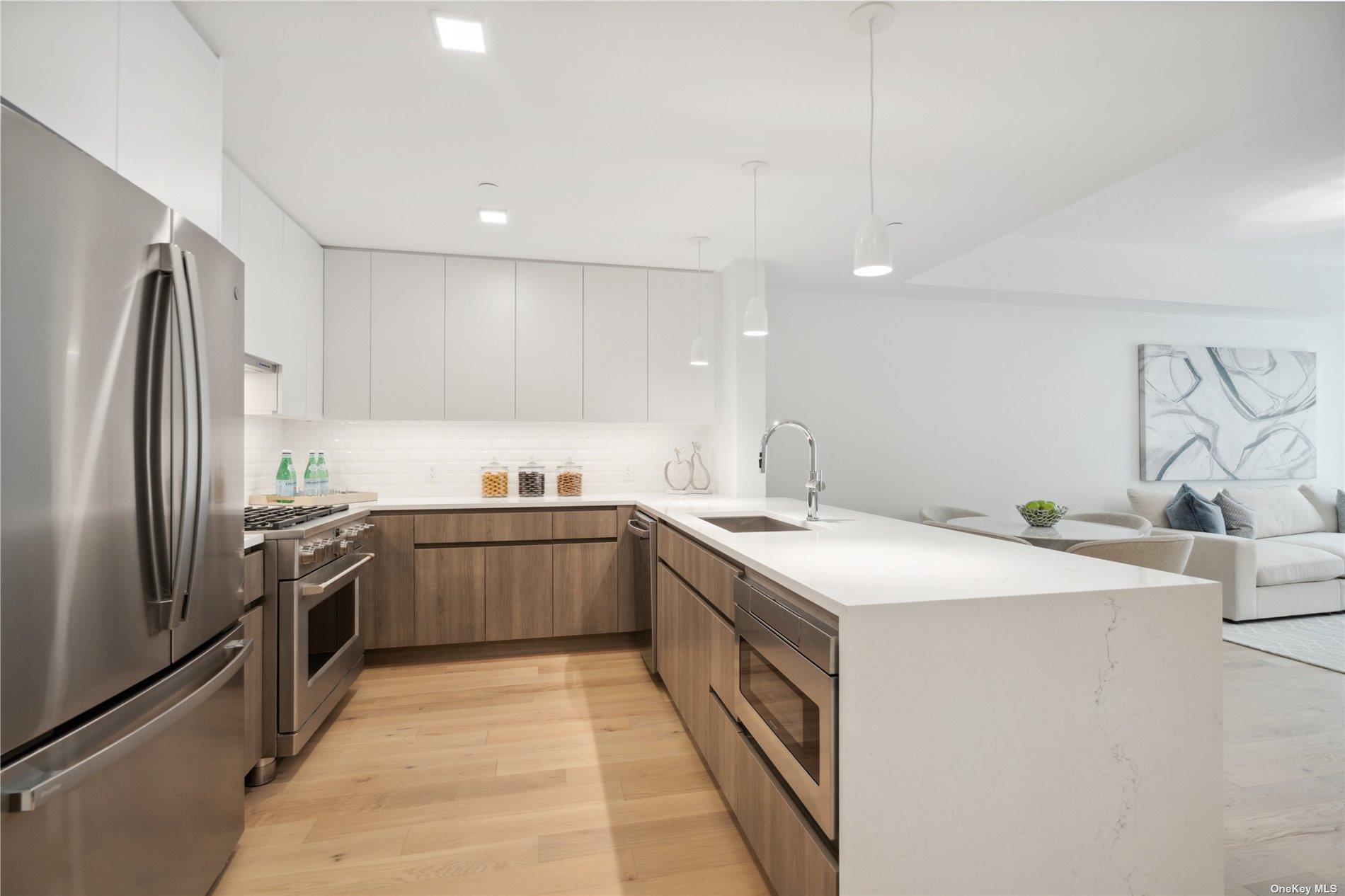 218 Middle Neck Road, Unit 110 photo 16