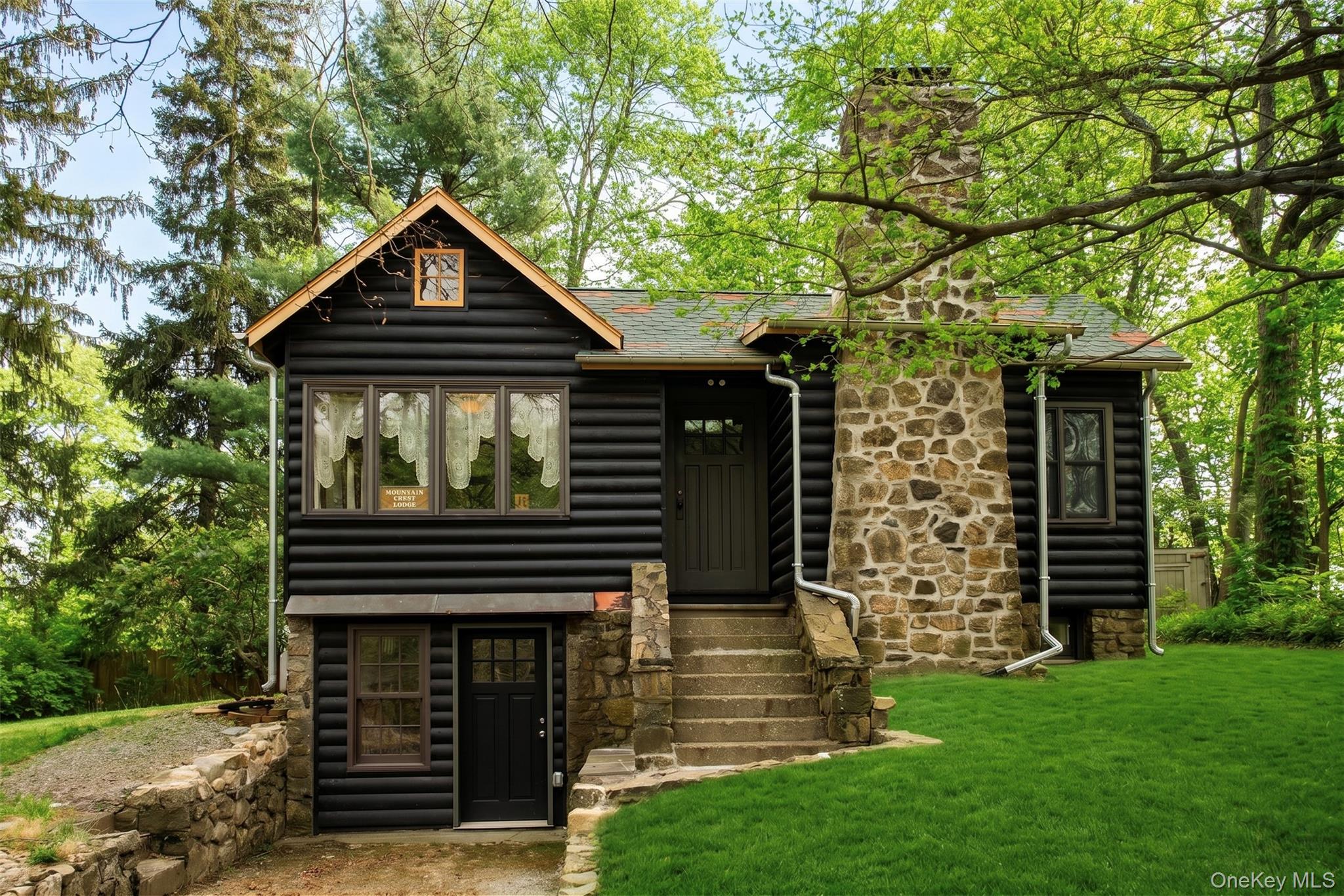 11 Locust Drive – For Rent