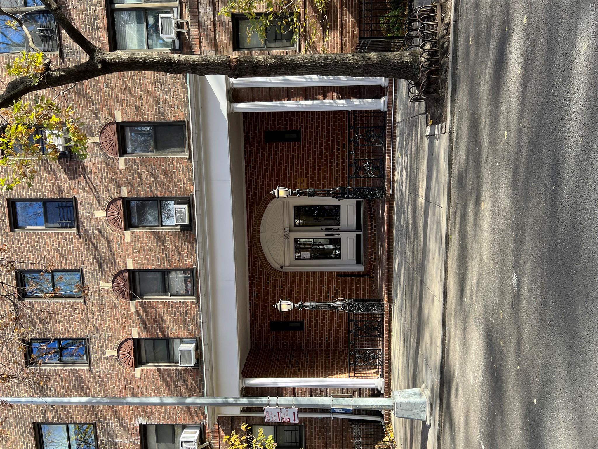 35-35 75th Street       Apartment 127 Street, Unit 127 photo 7