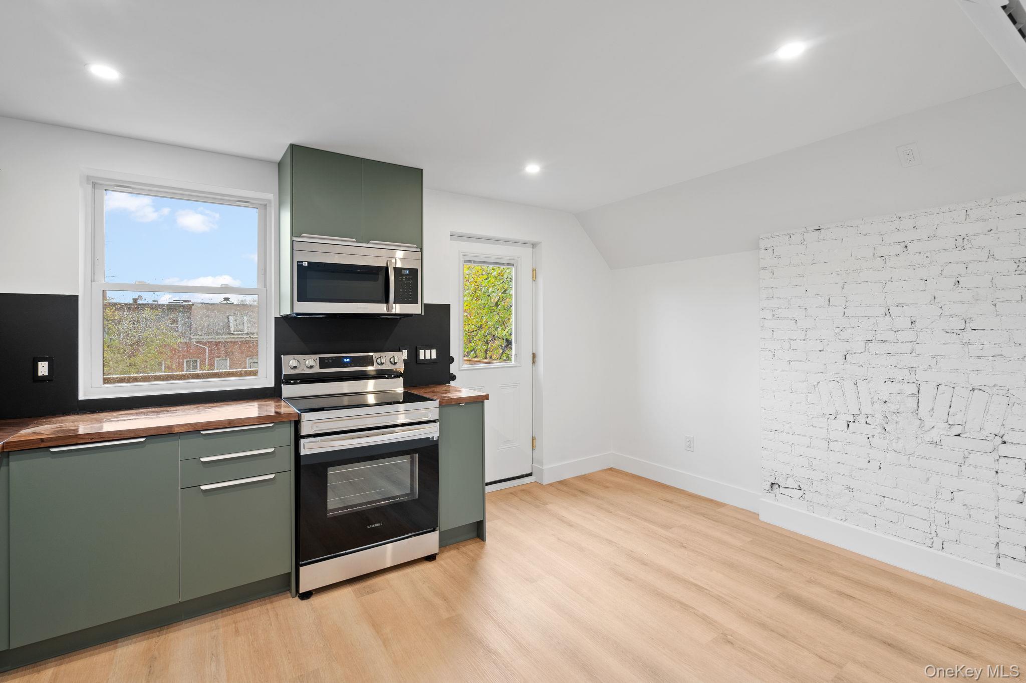 117 Lander Street, Unit 3 photo 3