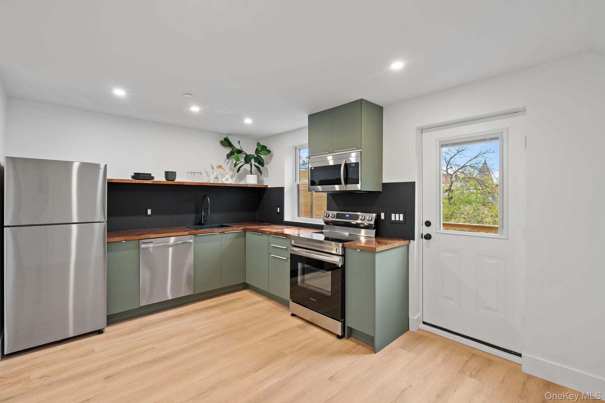 117 Lander Street, Unit 3 photo 4