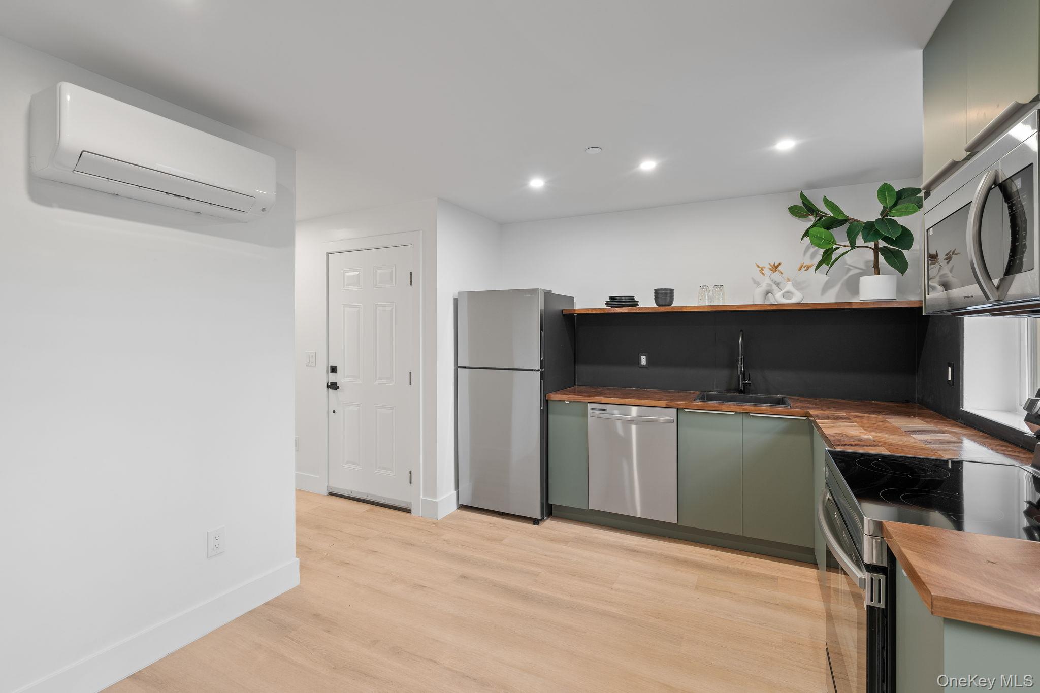 117 Lander Street, Unit 3 photo 5