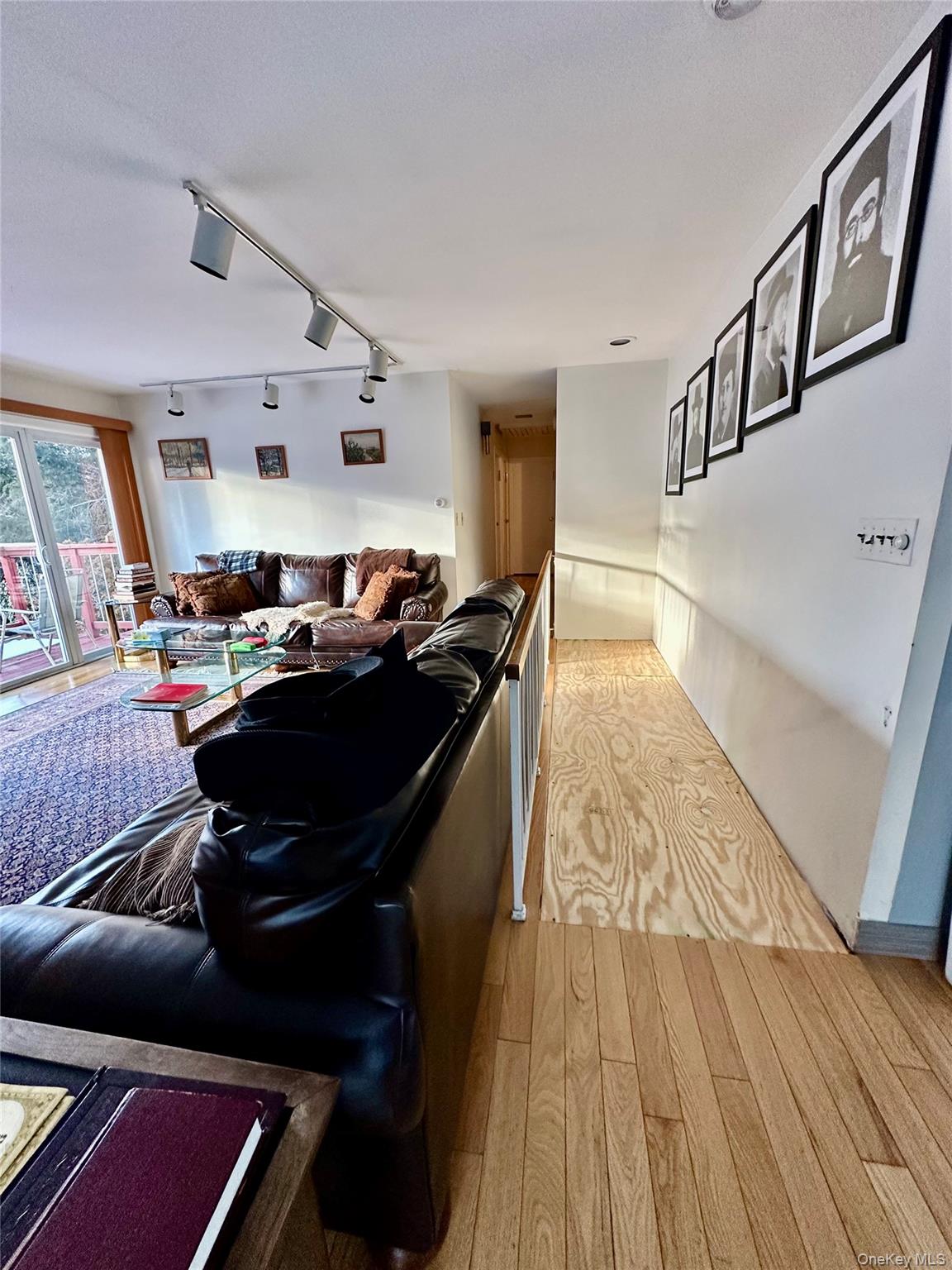 23 Diane Boulevard – For Sale photo 8