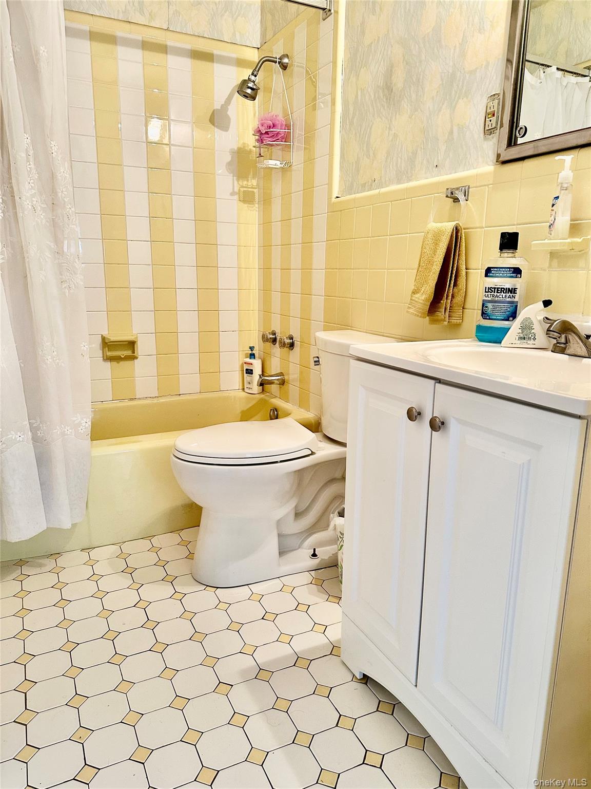 23 Diane Boulevard – For Sale photo 23