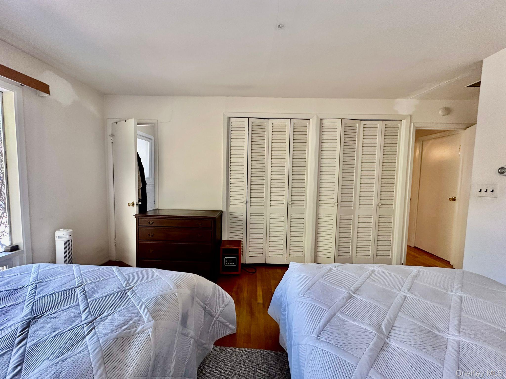 23 Diane Boulevard – For Sale photo 17