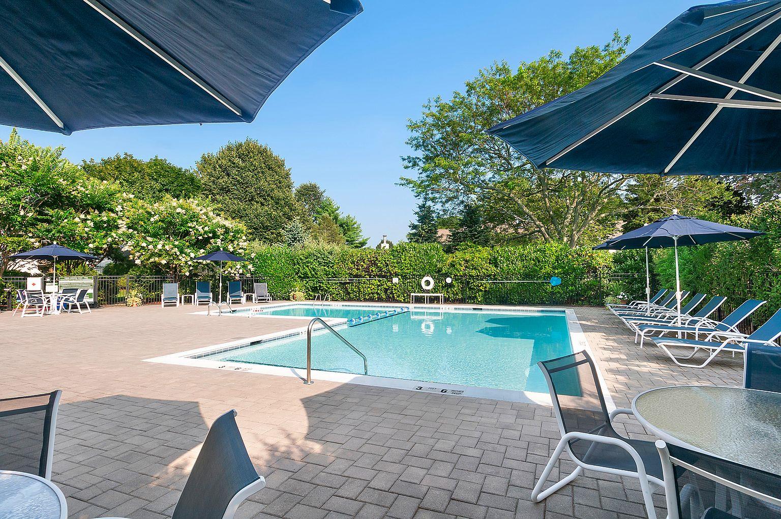 520 Hampton Road, Unit 18 photo 18