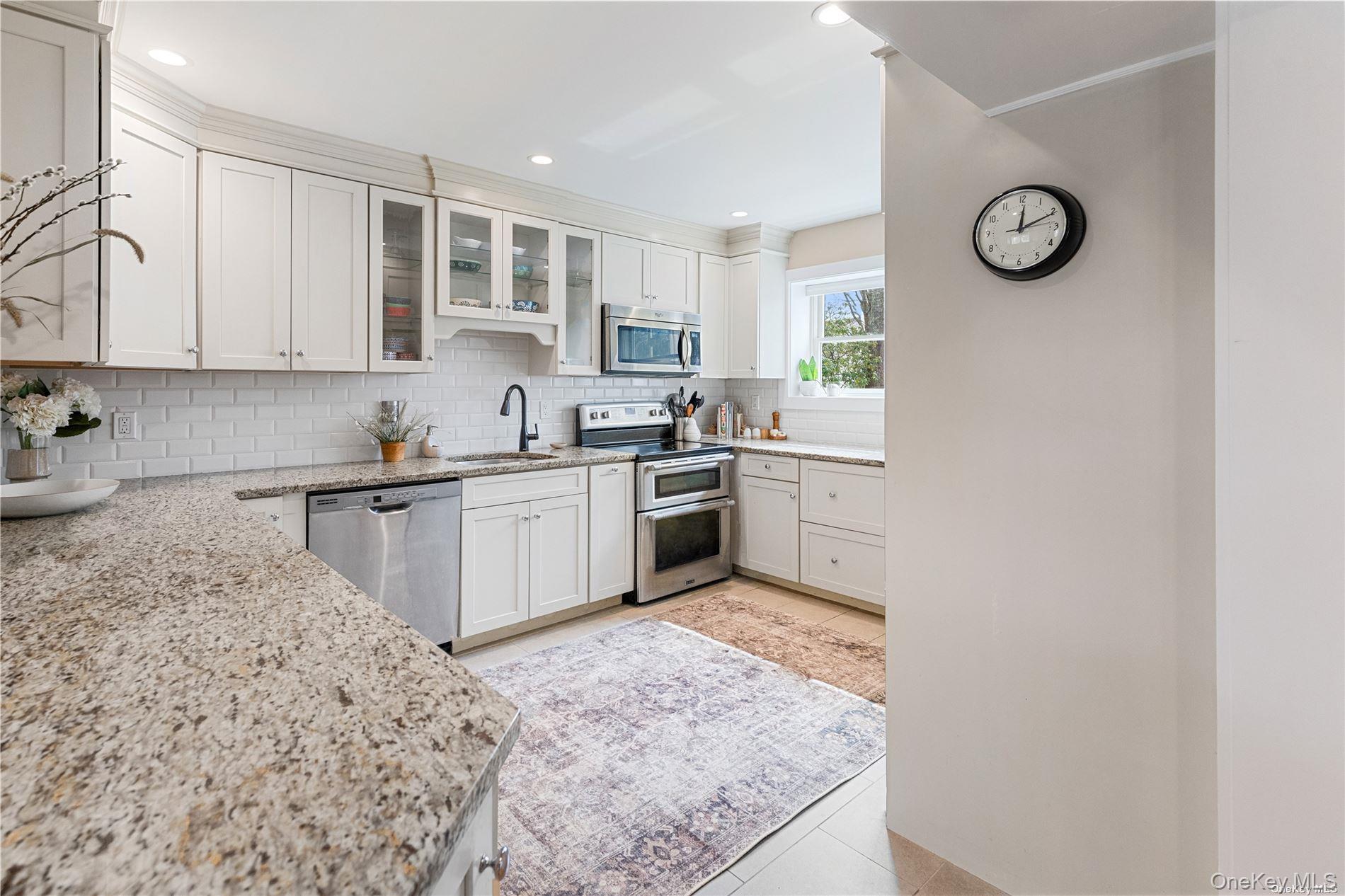 29 Missapoque Avenue – For Rent photo 9