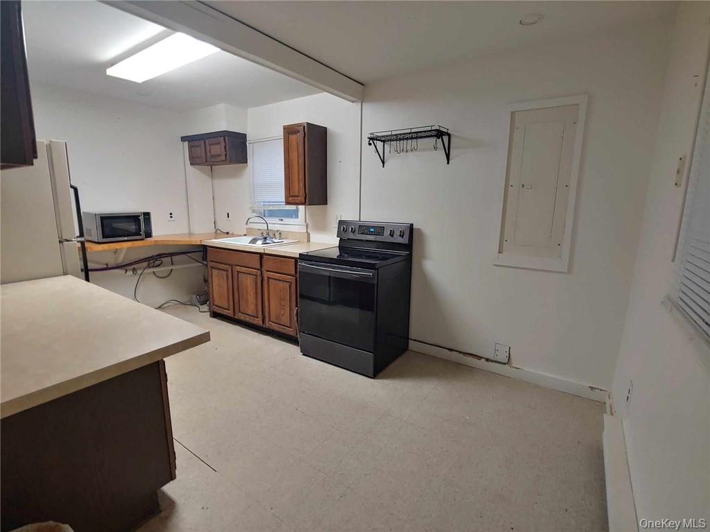 354 E Hill Road – For Sale photo 28