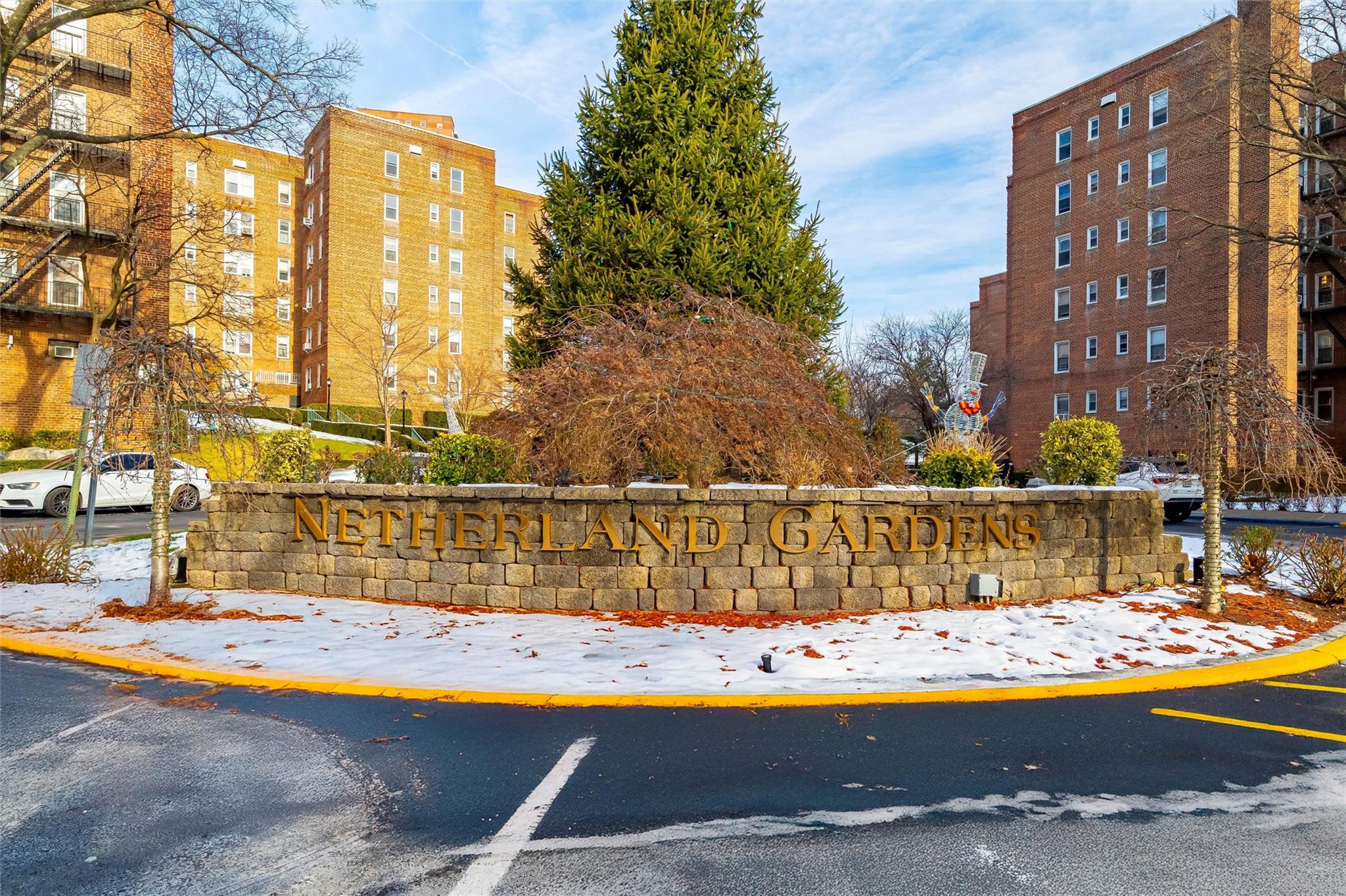 5635 Netherland Avenue, Unit 4E