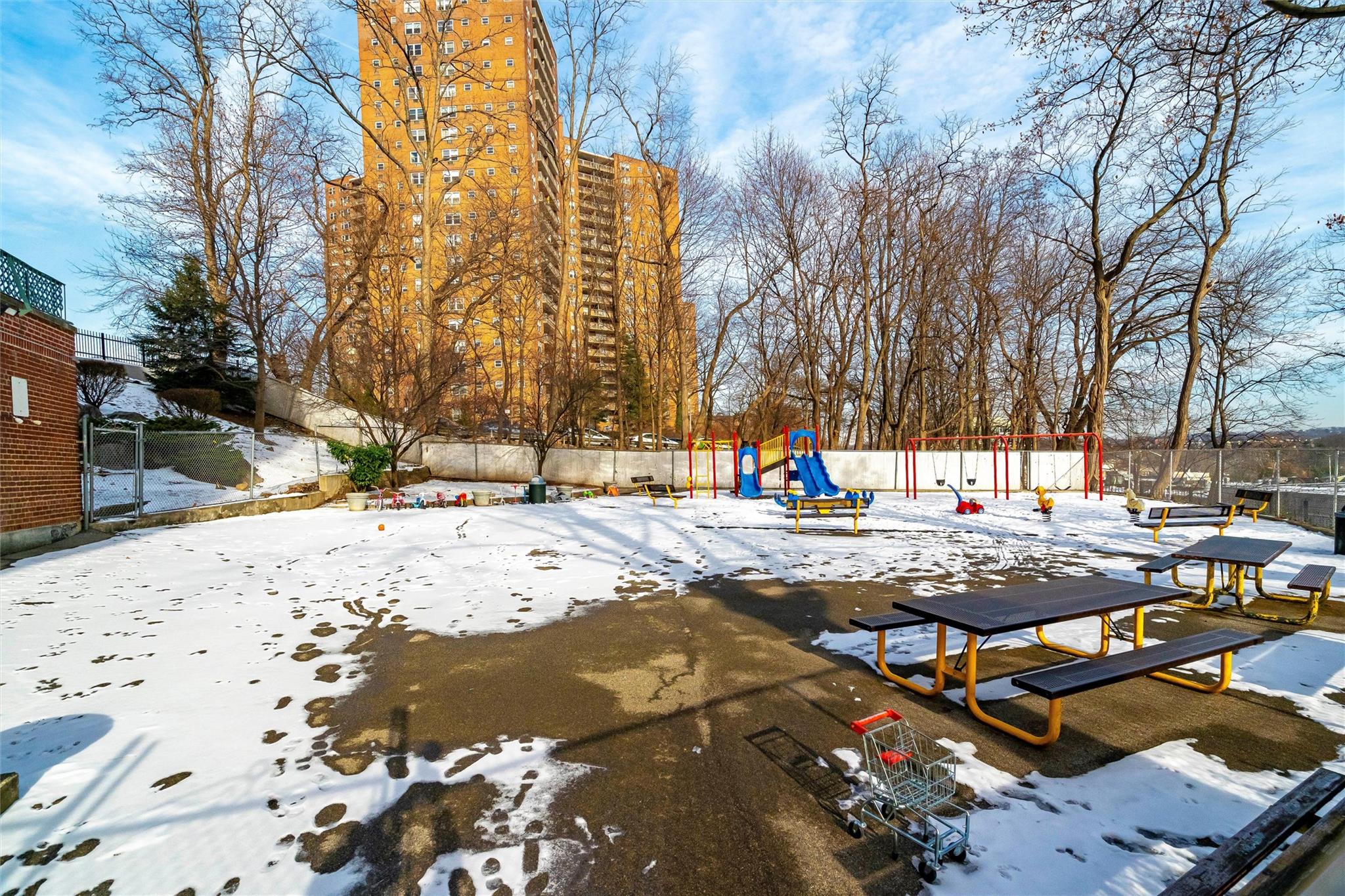 5635 Netherland Avenue, Unit 4E photo 22