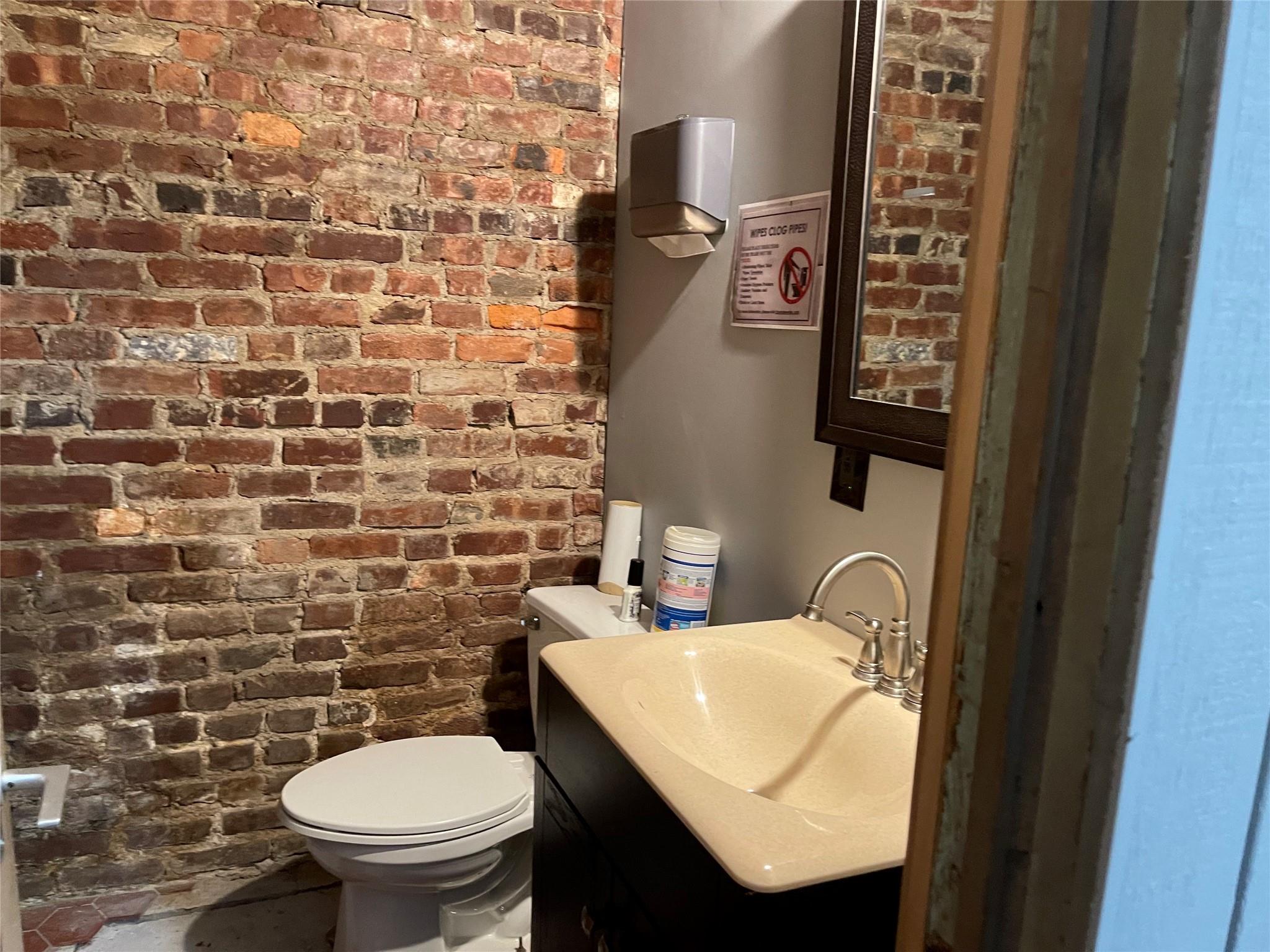 81-01 Furmanville Avenue – For Rent photo 8