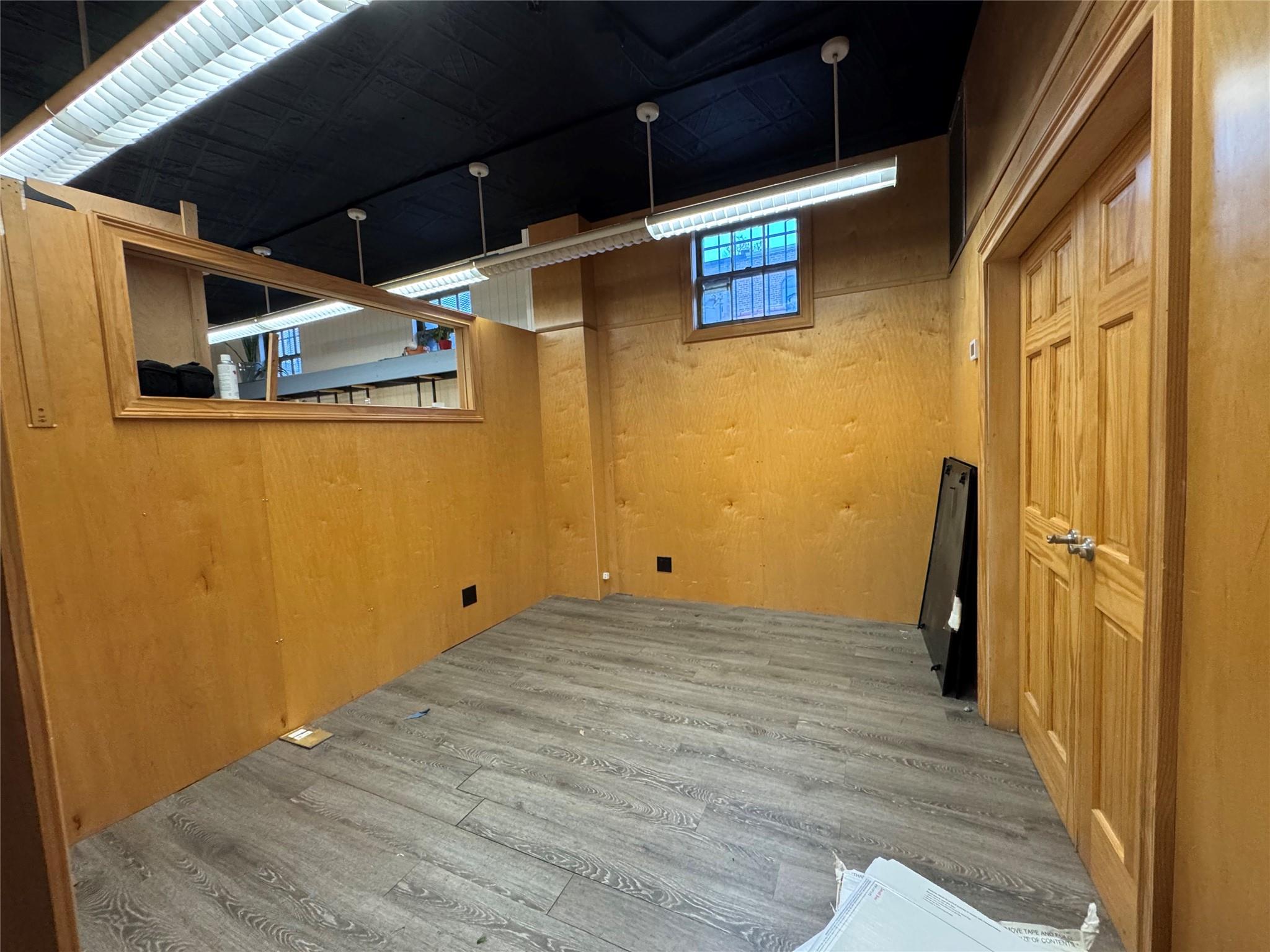 81-01 Furmanville Avenue – For Rent photo 15