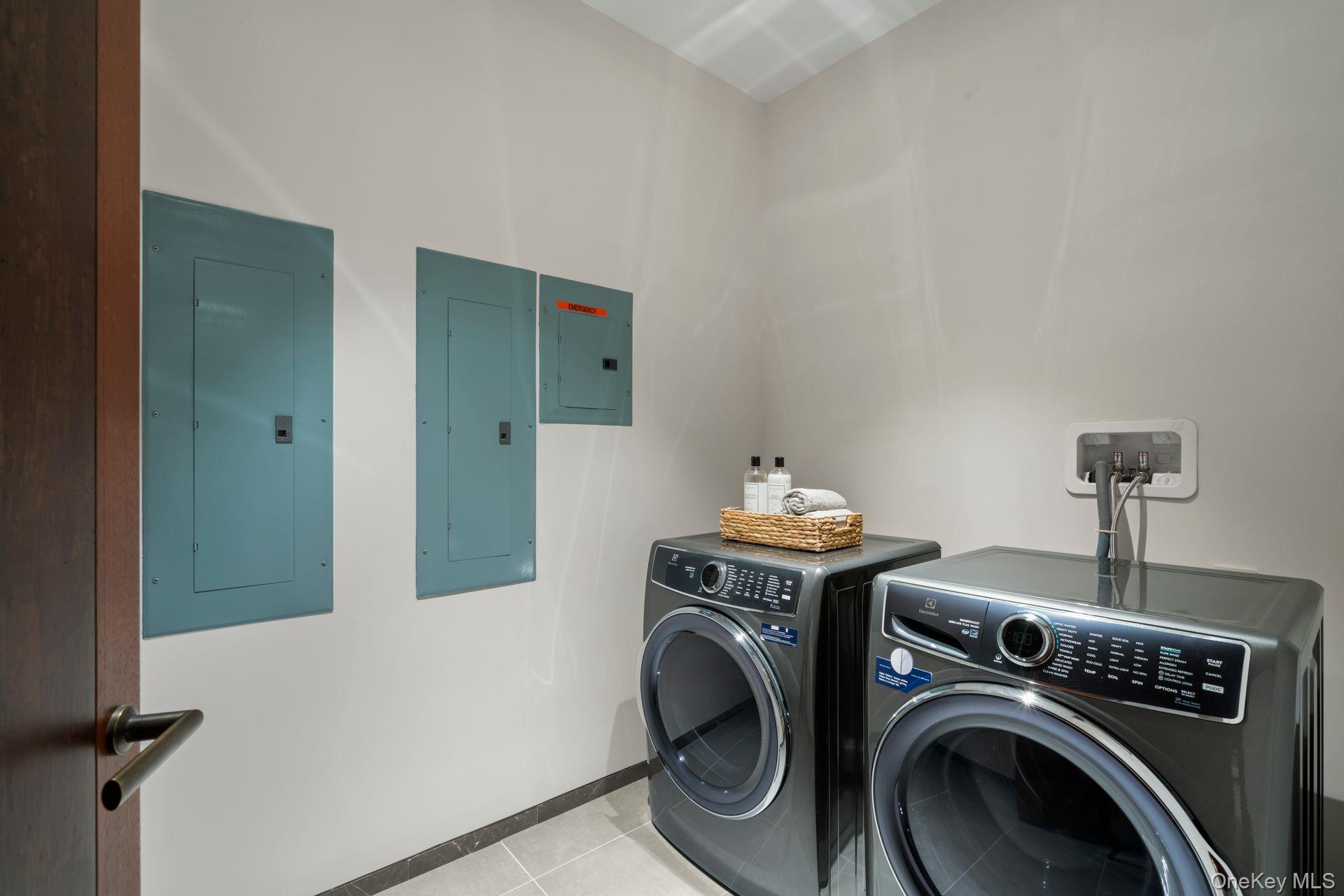 730 5th Avenue, Unit 17B photo 25
