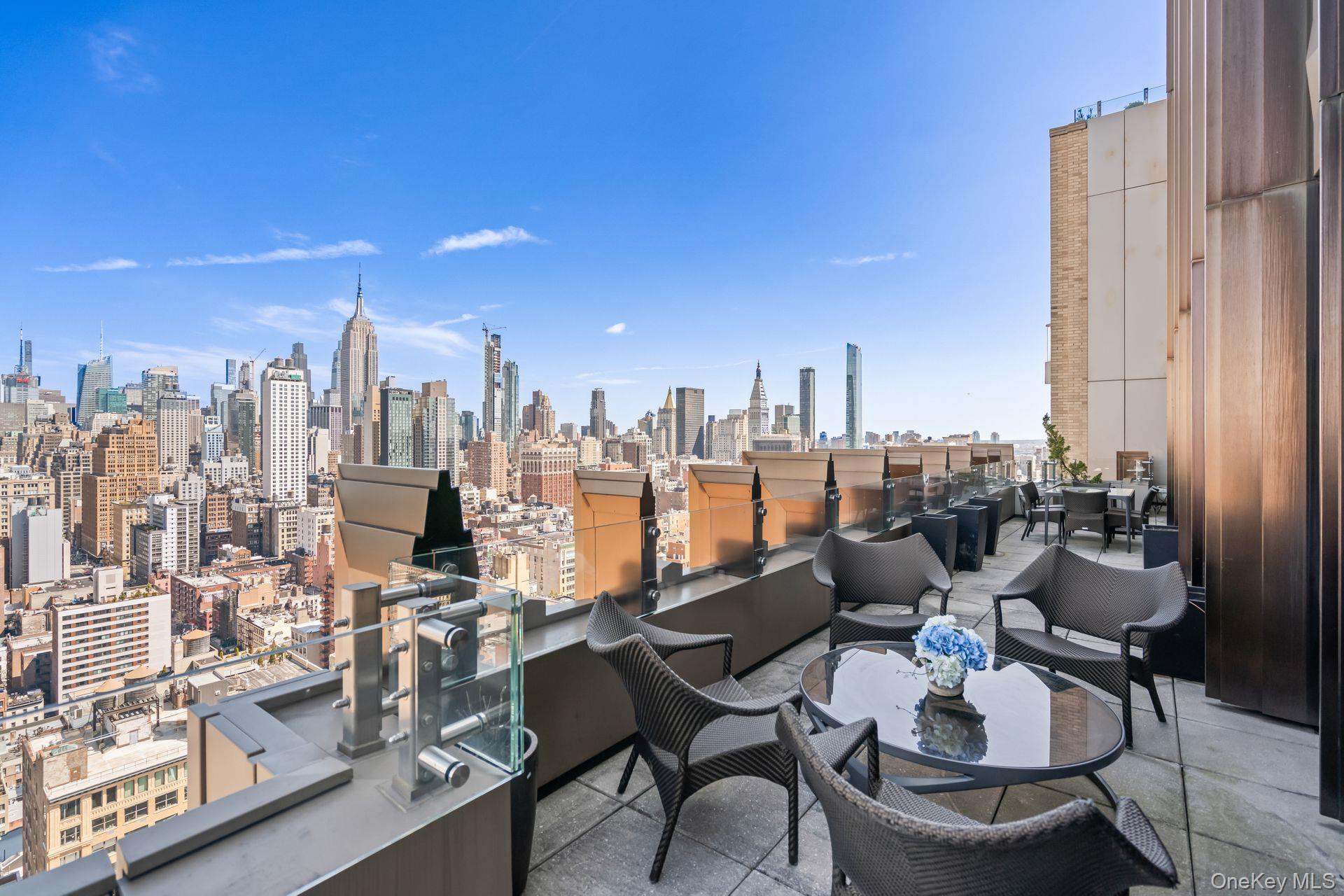 212 W 18th Street, Unit PH2 photo 34