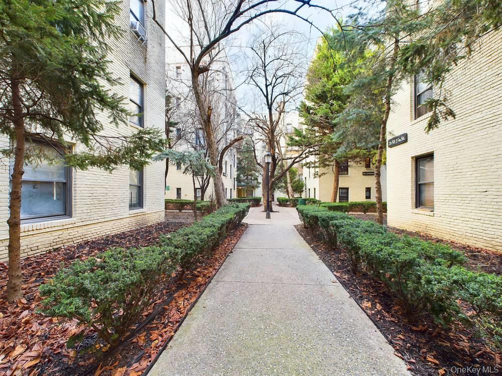 21-58 35 Street, Unit 1E photo 17