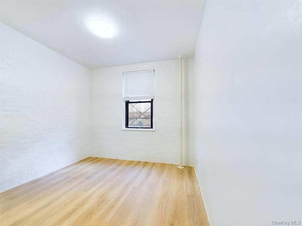 21-58 35 Street, Unit 1E photo 6