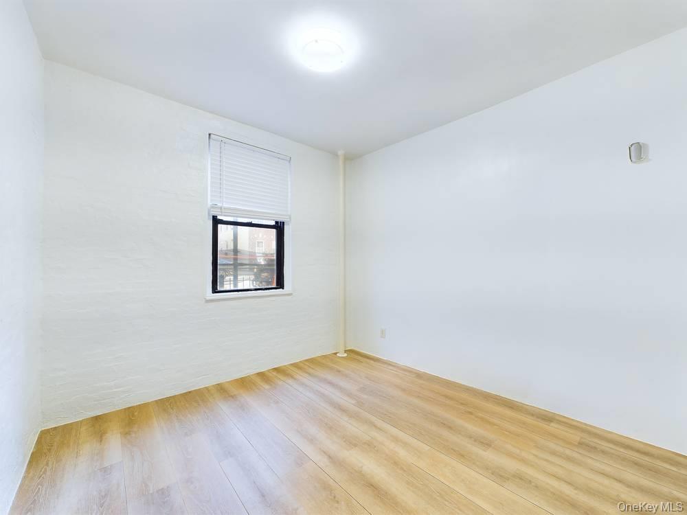 21-58 35 Street, Unit 1E photo 4