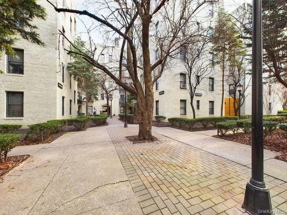 21-58 35 Street, Unit 1E photo 19