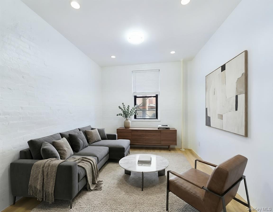 21-58 35 Street, Unit 1E photo 9