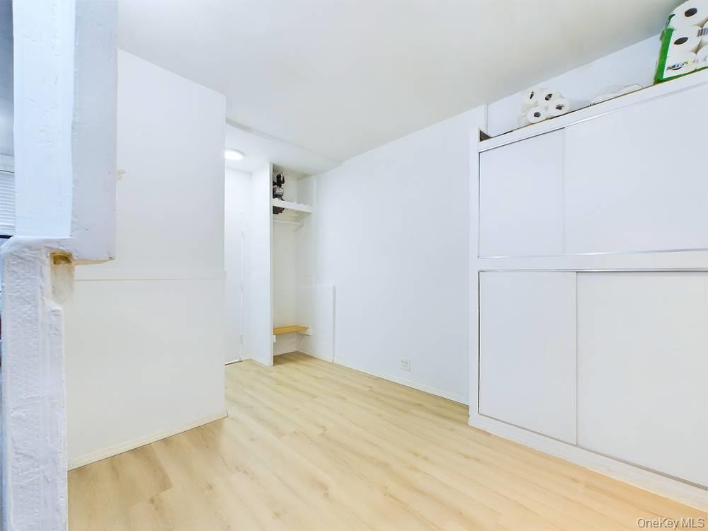 21-58 35 Street, Unit 1E photo 11