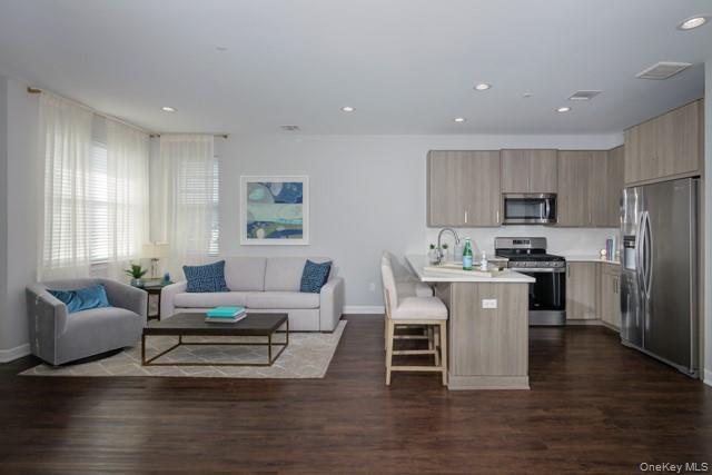 300 Sutton Court, Unit 161 photo 3
