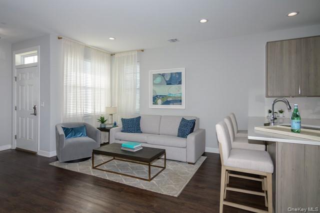 300 Sutton Court, Unit 161 photo 5