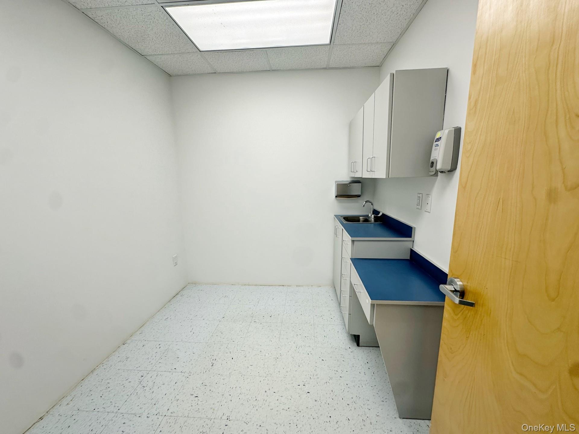 531 Central Park Avenue, Unit 102 photo 10