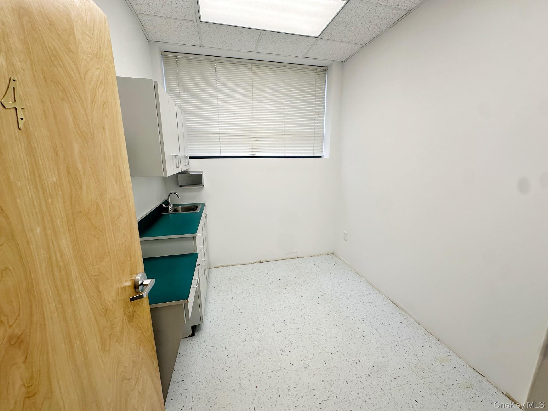 531 Central Park Avenue, Unit 102 photo 9