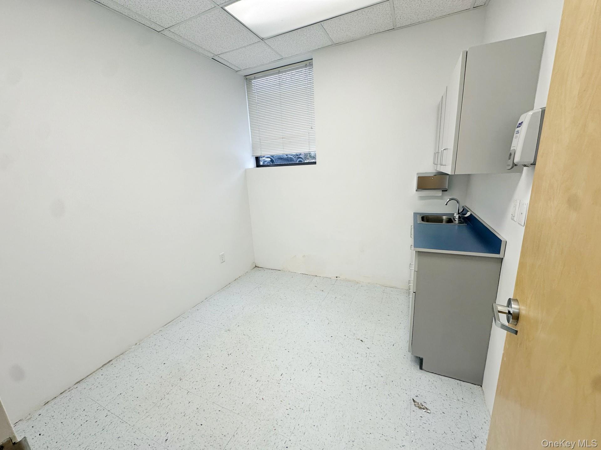 531 Central Park Avenue, Unit 102 photo 8