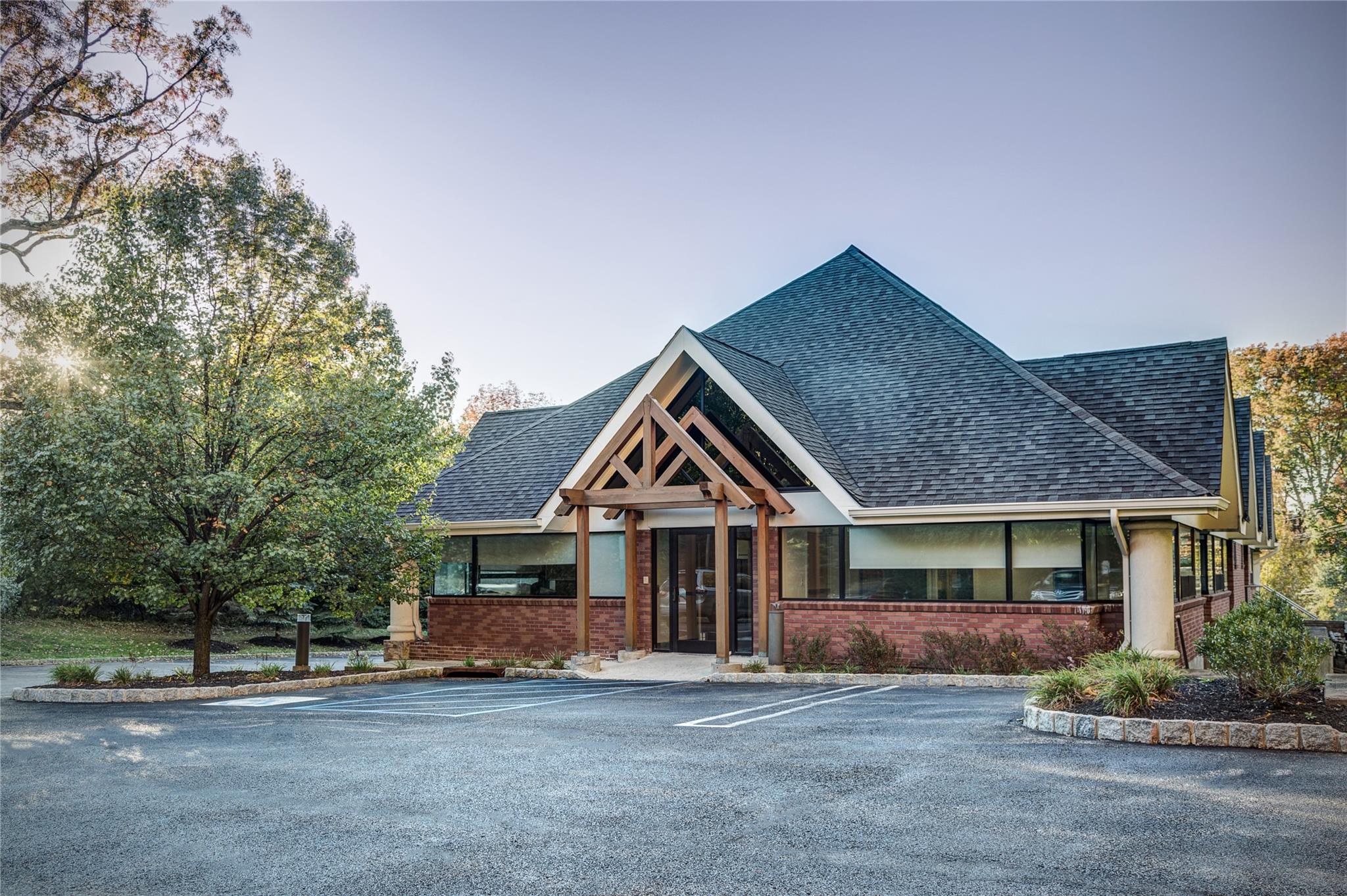 49 N Airmont Road – For Rent photo 2