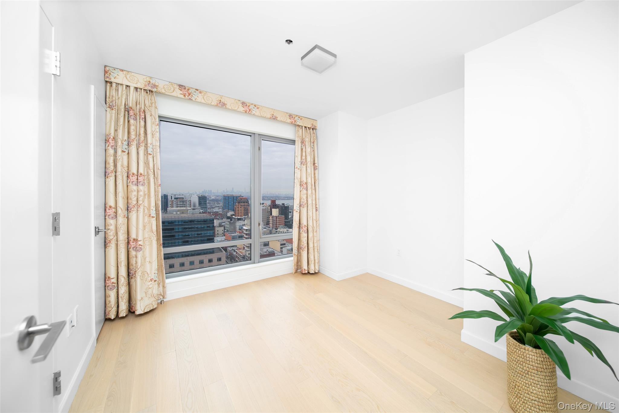 138-35 39th Avenue, Unit 17H photo 20