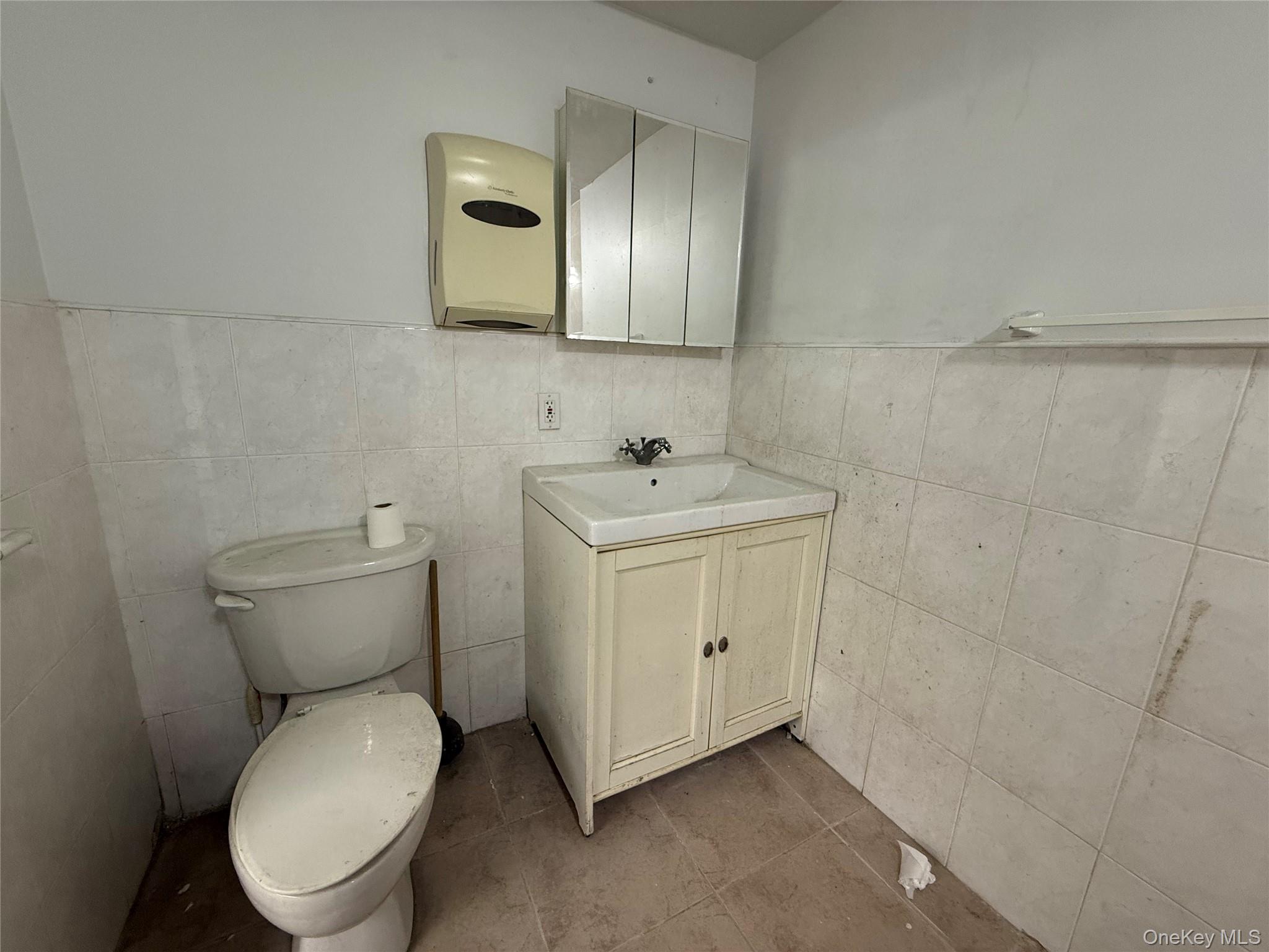 35-50 92 St – For Sale photo 6
