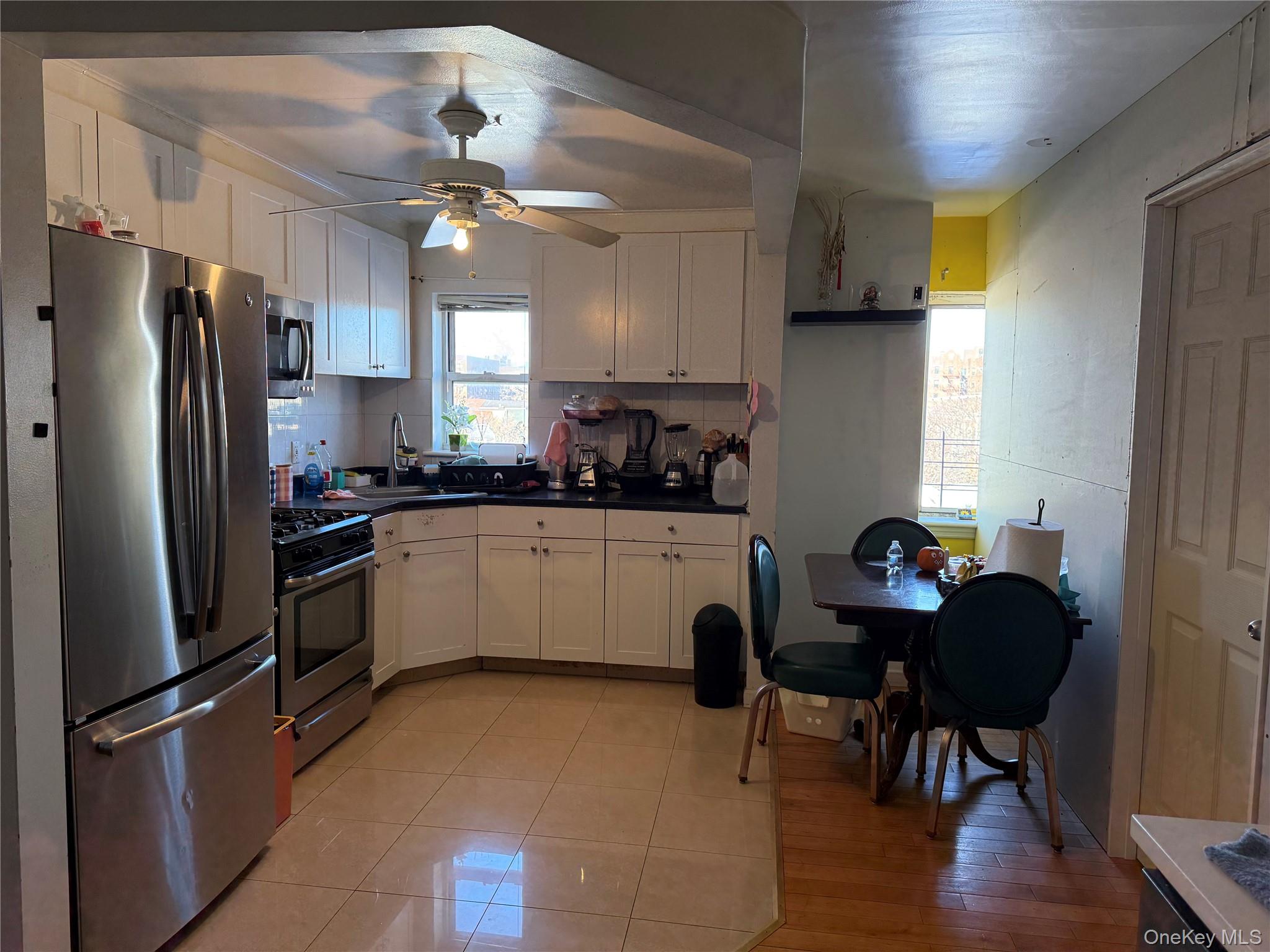 35-50 92 St – For Sale photo 23