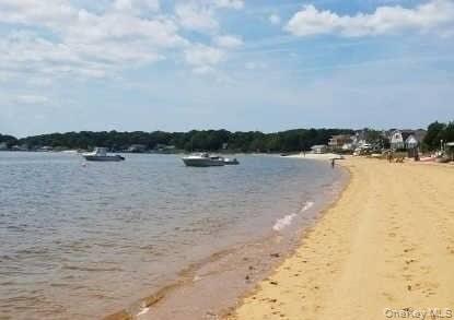 599 Peconic Bay Boulevard – For Rent photo 9