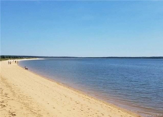 599 Peconic Bay Boulevard – For Rent photo 10