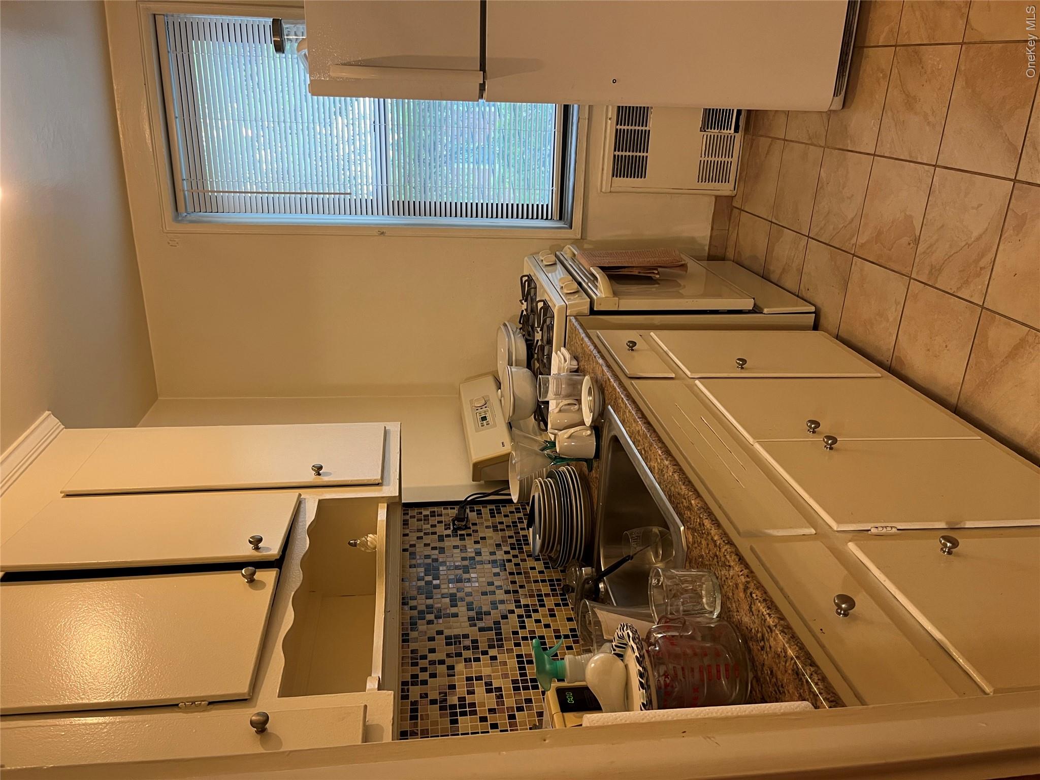 33-24 Junction Blvd, Unit 3M photo 6