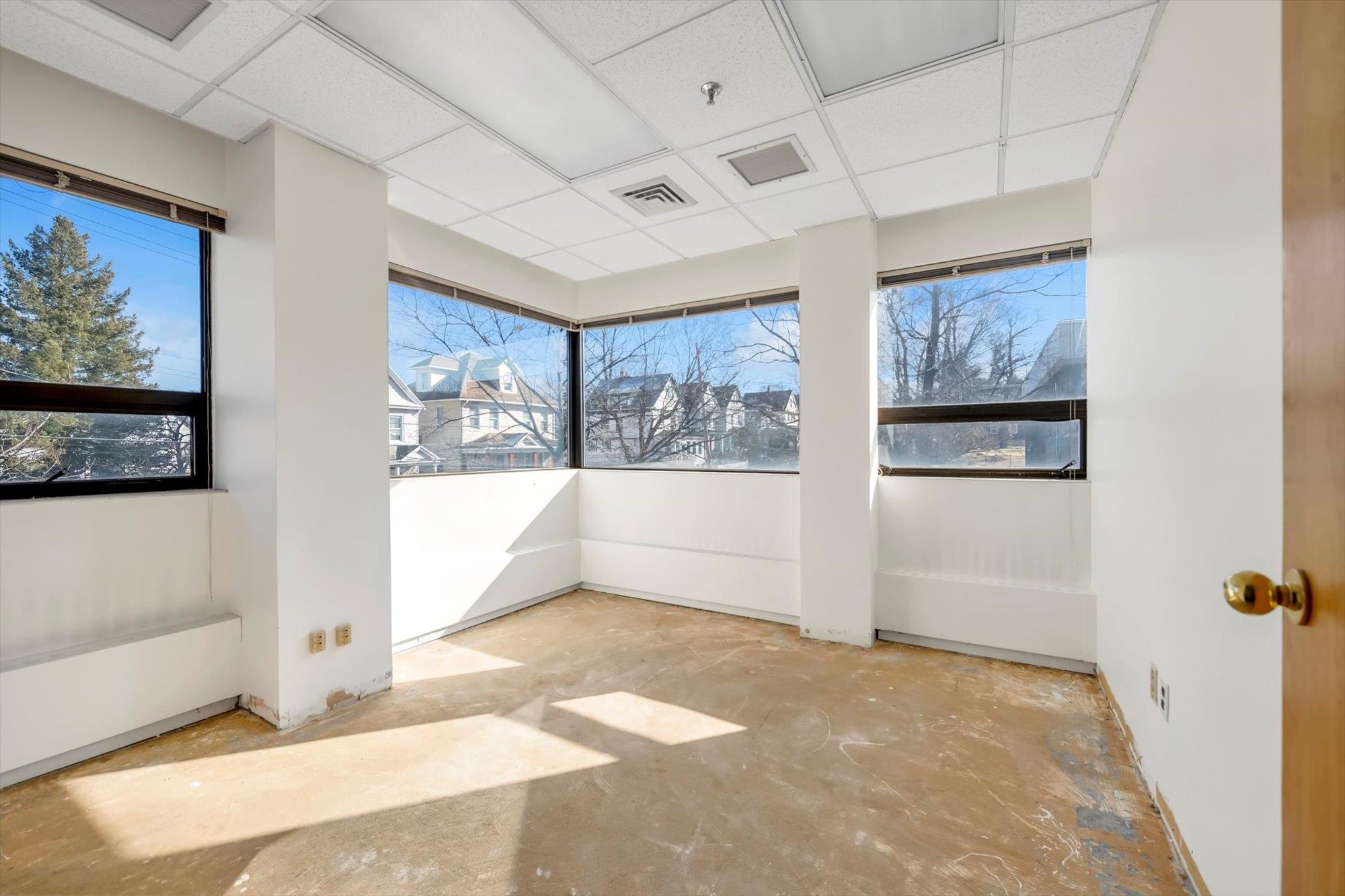 1 Summit Avenue, Unit 2nd Floor photo 2