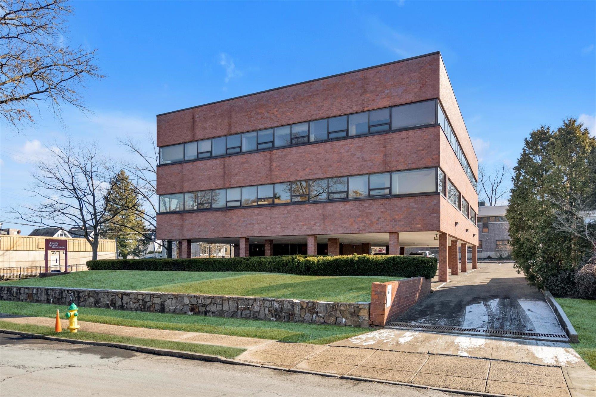 1 Summit Avenue, Unit 2nd Floor
