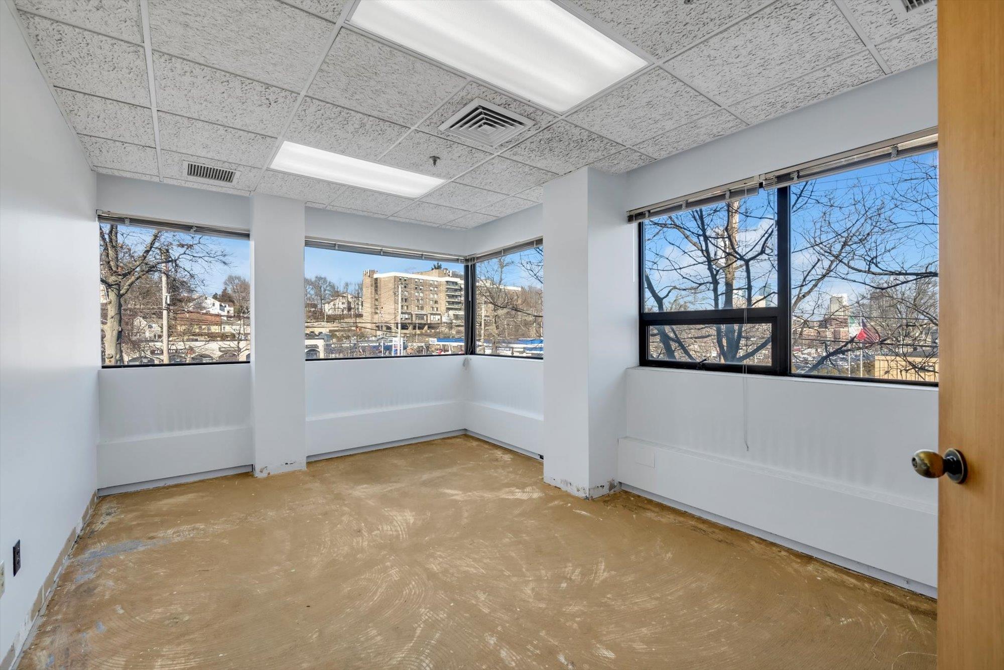 1 Summit Avenue, Unit 2nd Floor photo 4