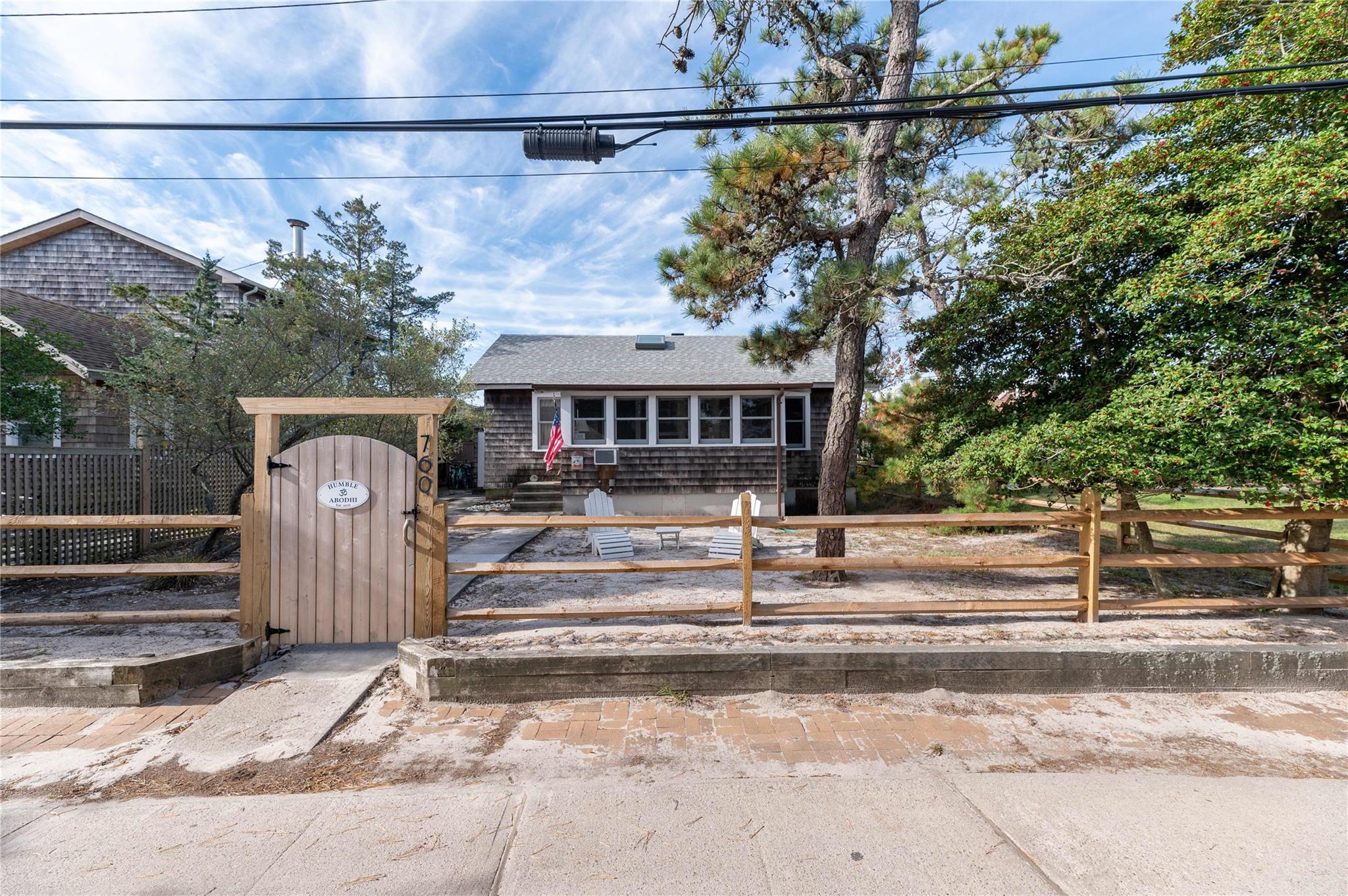 760 Surf Road – For Rent photo 2