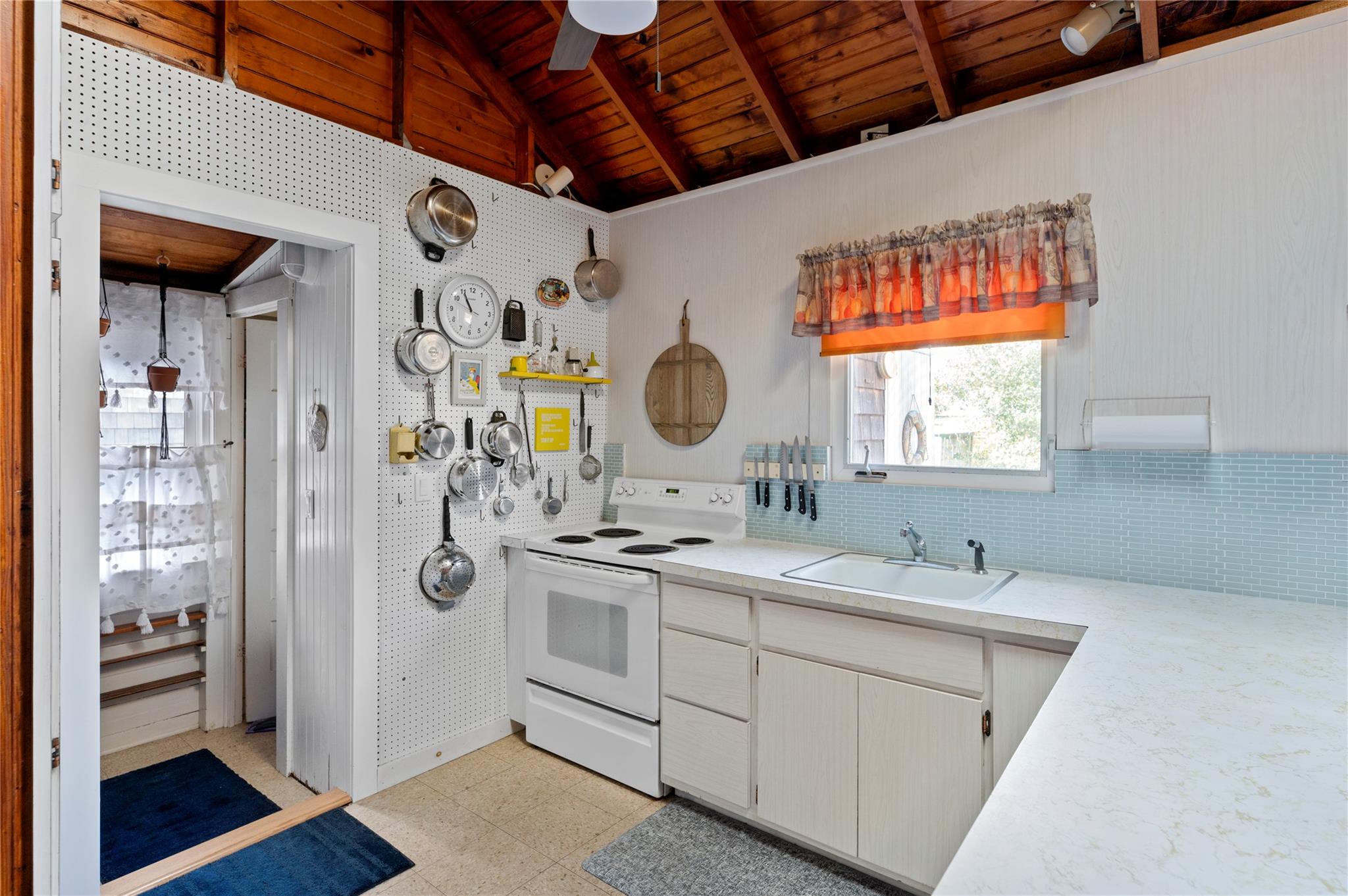 760 Surf Road – For Rent photo 13