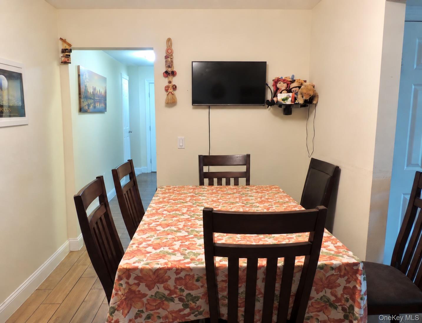 212 Beekman Avenue – For Sale photo 7